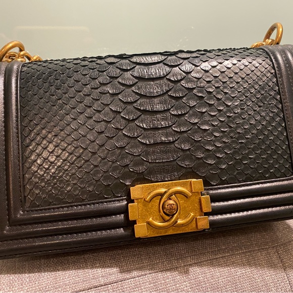 RARE CHANEL BOY (medium) -Python - Picture 9 of 14
